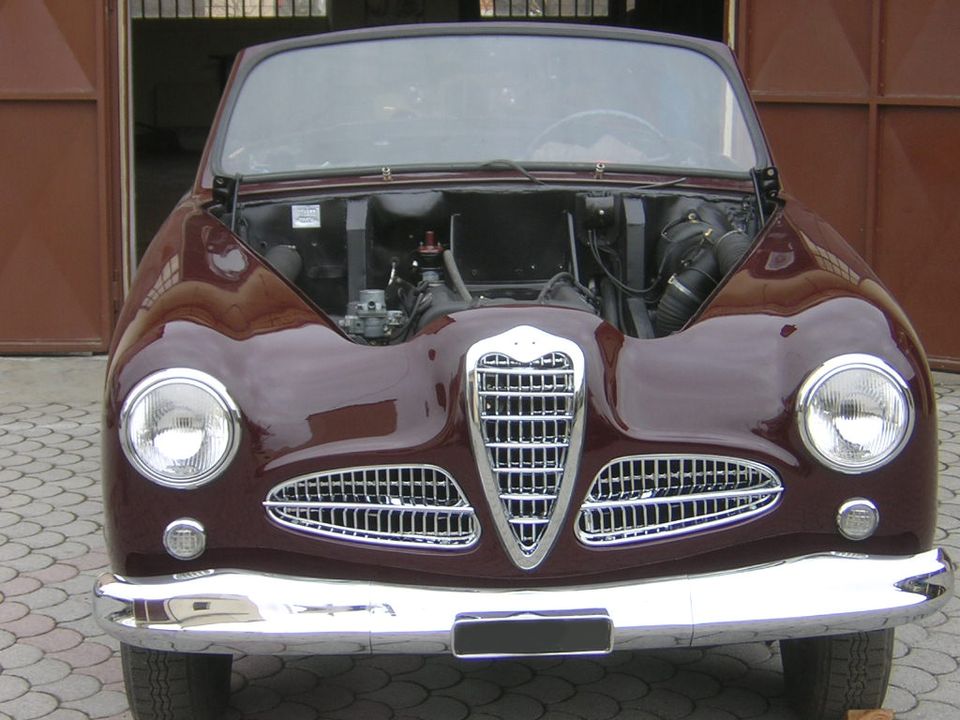 Alfa Romeo 1900 Stabilimenti Farina – the front after the restoration