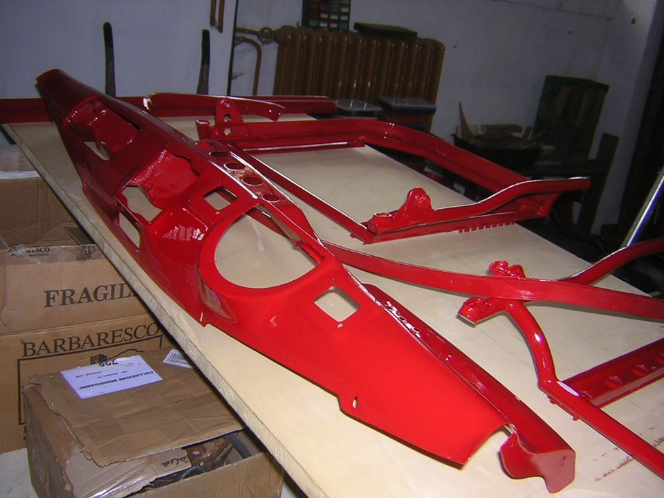 Alfa Romeo 1900 Stabilimenti Farina – the dashboard painted separately, in red