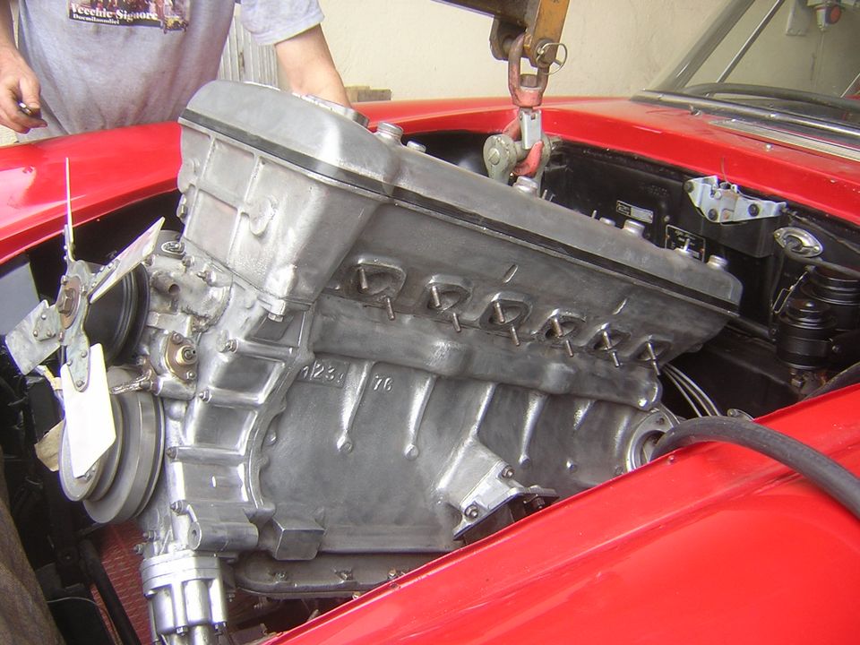 Alfa Romeo 2000 and 2600 Spider Touring – photo 12