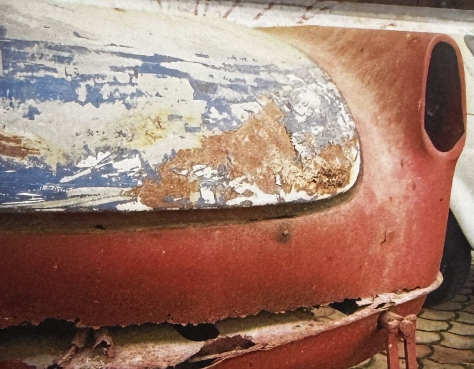 Alfa Romeo Giulietta Spider – sotto il rosso affiorano vernici più vecchie