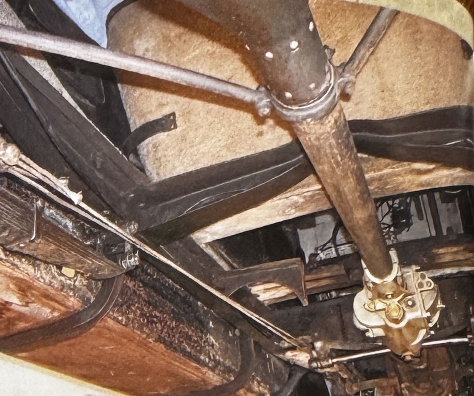 Bianchi S4 – the propshaft running to the rear axle