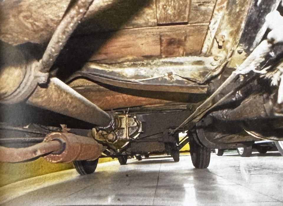 Bianchi S4 – the underside seen from the lift