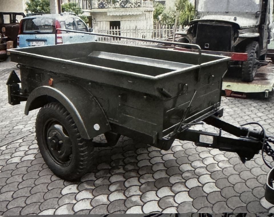 Carrellino militare AR 59 – verde militare, con il timone e l'occhione di traino