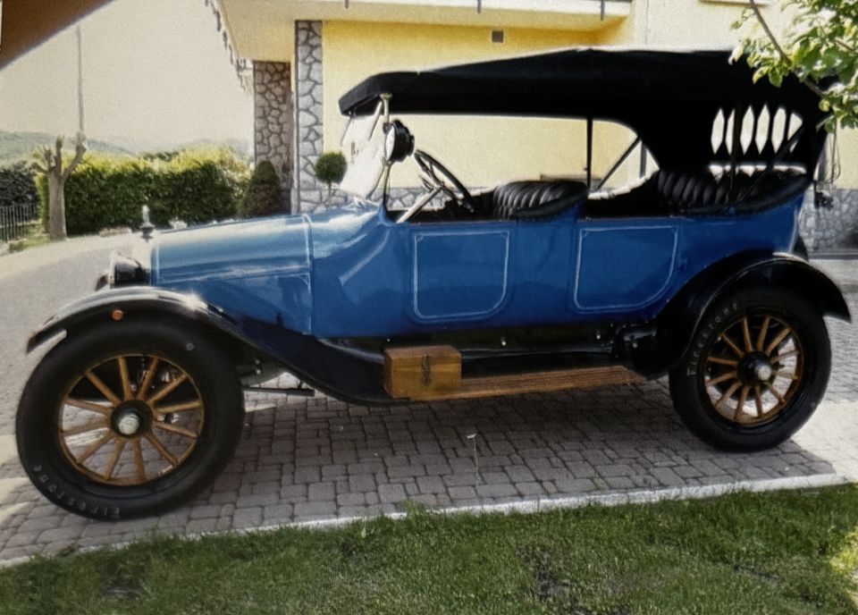 Dodge Brothers torpedo – l'altra fiancata, con le ruote a raggi in legno