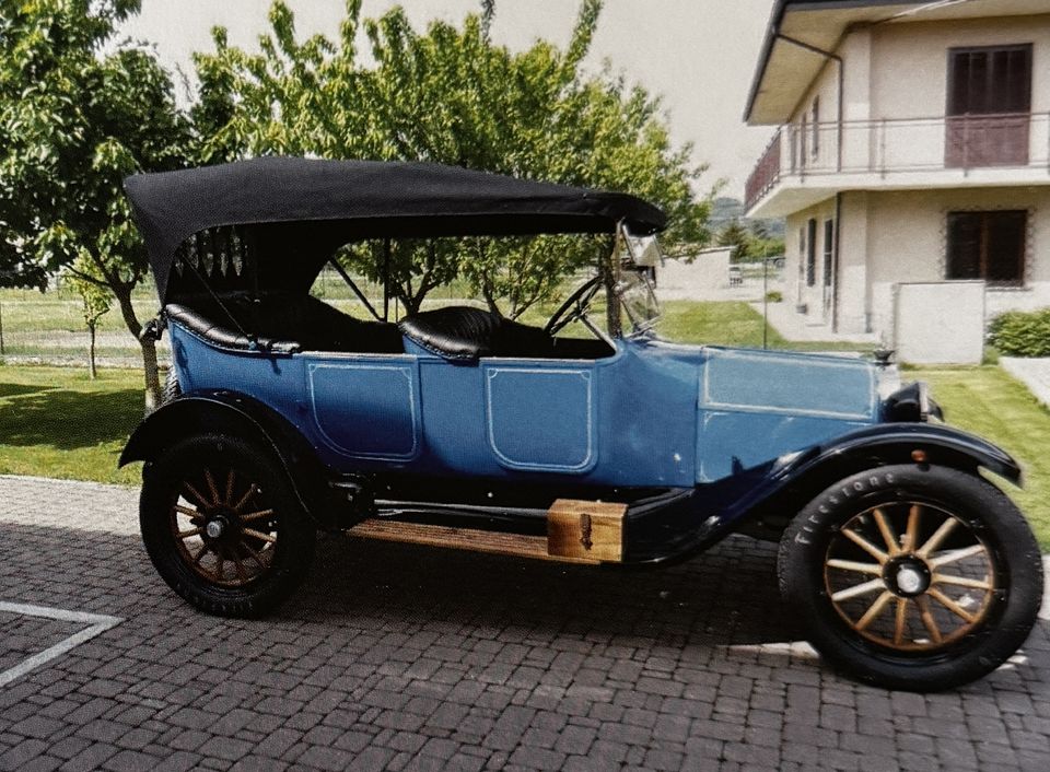 Dodge Brothers torpedo – la fiancata lunga, con le quattro porte