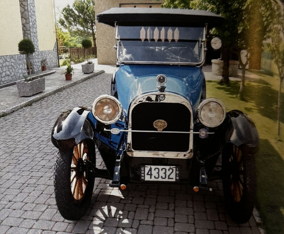 Dodge Brothers torpedo – il radiatore con lo stemma e i due grandi fari
