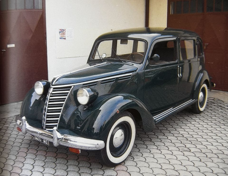 Fiat 1100 EL passo lungo – l'avant avec la calandre verticale, après la restauration