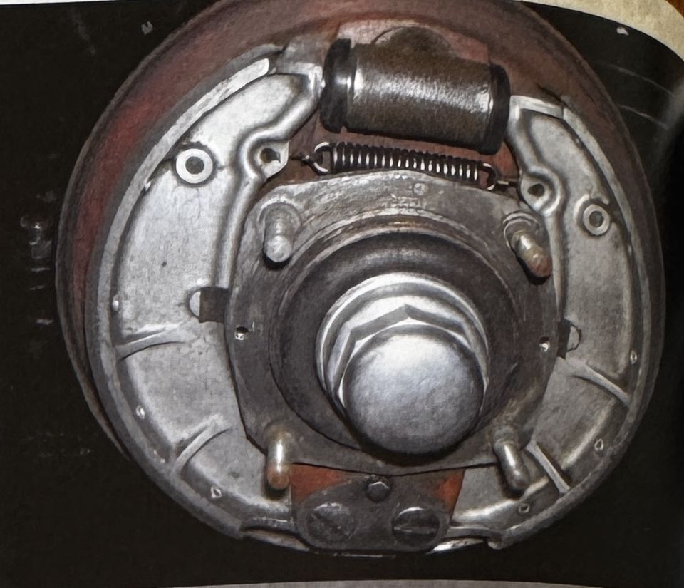 Fiat 1100 – restauro del telaio – un freno a tamburo revisionato