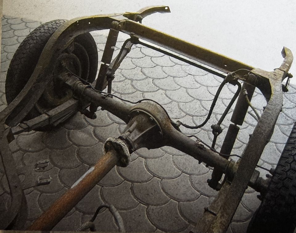 Fiat 1100 – restauro del telaio – il ponte posteriore prima del lavoro