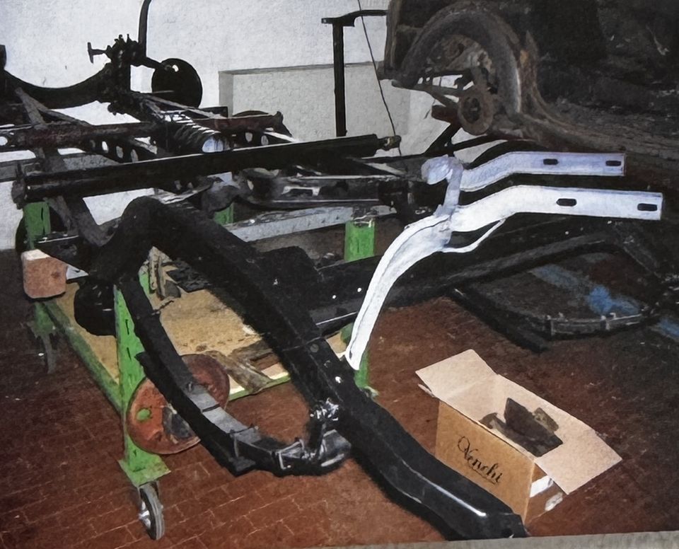 Fiat 1100 – restauro del telaio – longheroni e traverse verniciati