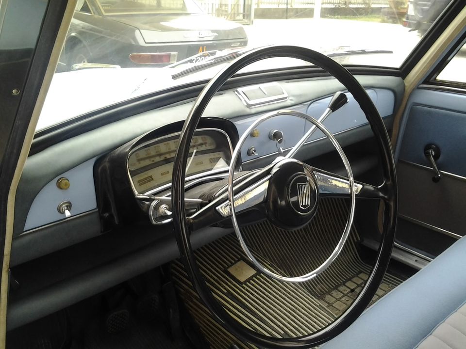 Interiors – dashboard and steering wheel