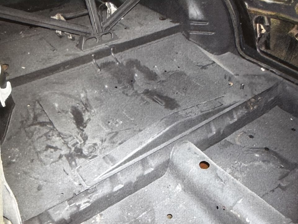 Fiat 2300 Speciale – le plancher en apprêt gris