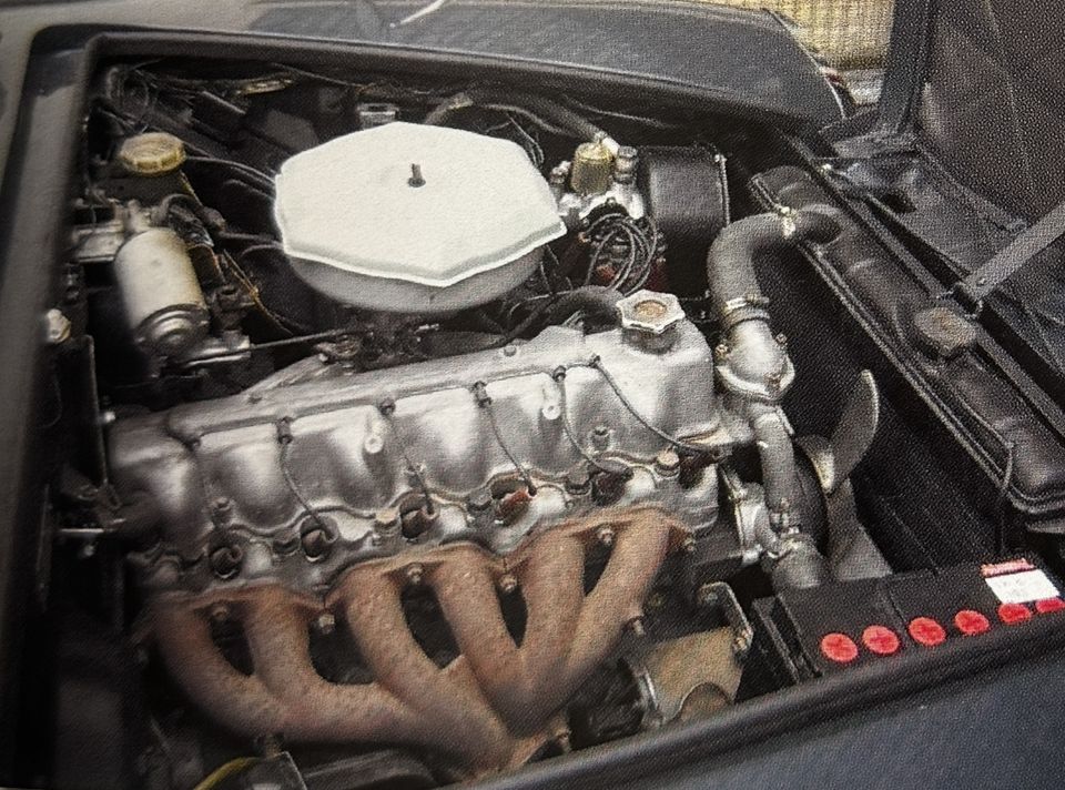 Fiat 2300 Speciale – le six cylindres en ligne avec ses collecteurs