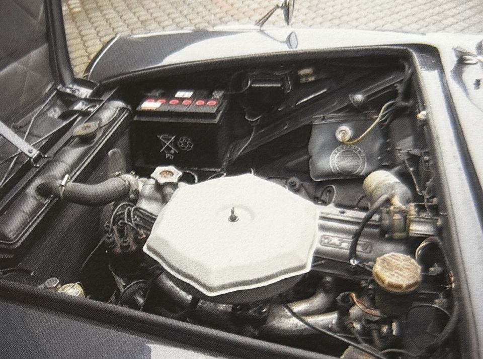 Fiat 2300 Speciale – le compartiment moteur après la restauration