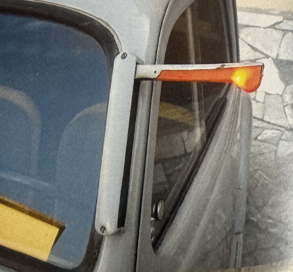 Fiat 500 A Topolino – la freccia a bacchetta sul montante