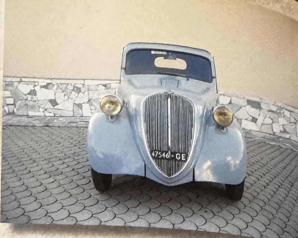 Fiat 500 A Topolino – dopo: il muso con la calandra e la targa di Genova