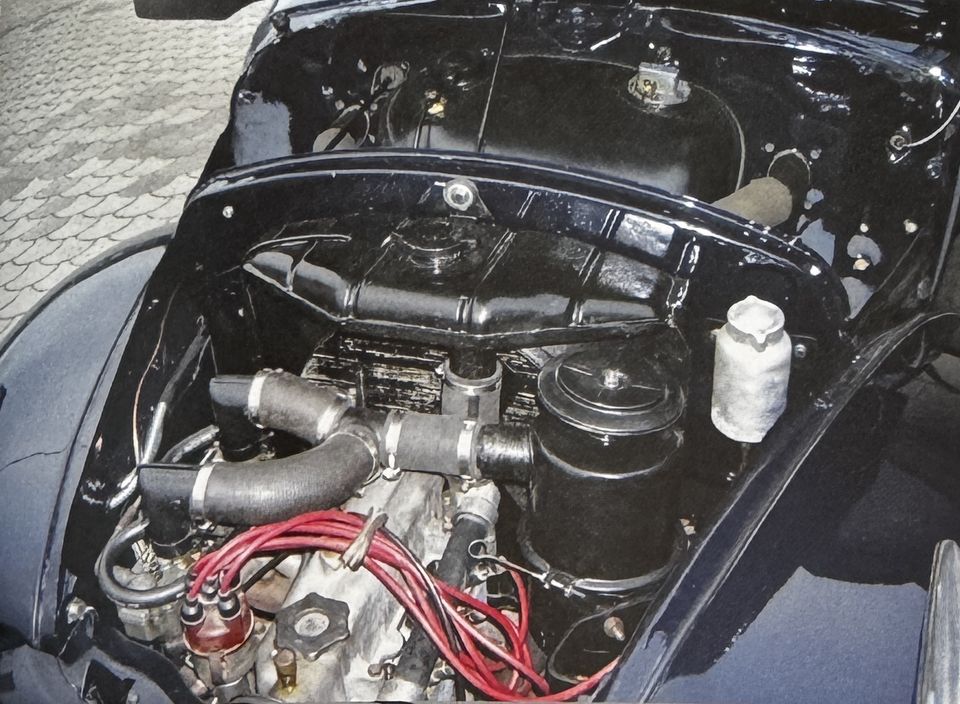 Fiat 500 C Topolino nera – il vano motore a lavoro finito