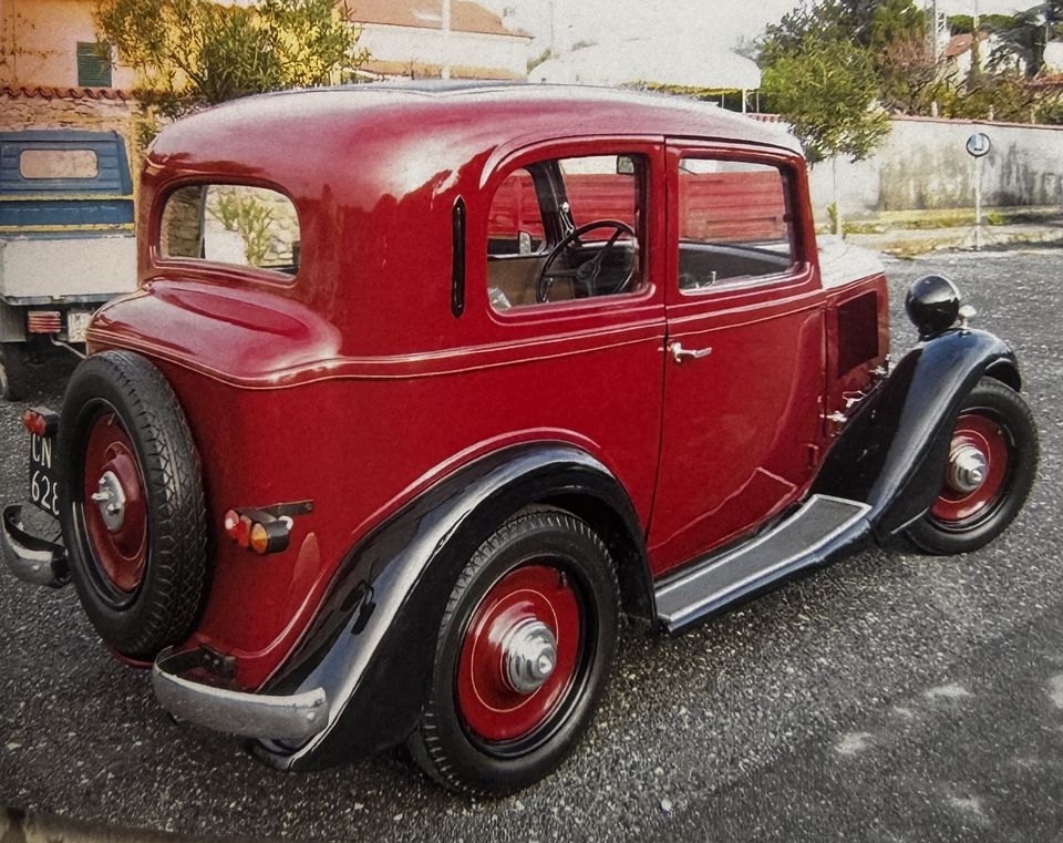 Fiat 508 Balilla 4 marce – il fianco e il retro con la ruota di scorta