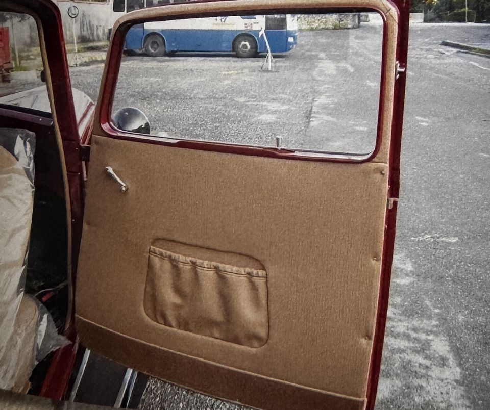 Fiat 508 Balilla 4 marce – il pannello porta in panno nocciola con la tasca