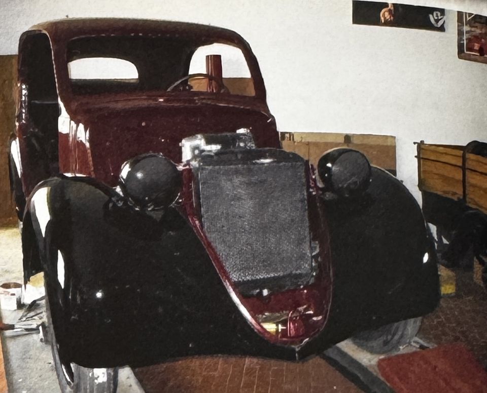 Fiat 508 C Balilla 1100 – ailes et face avant noires pendant le remontage