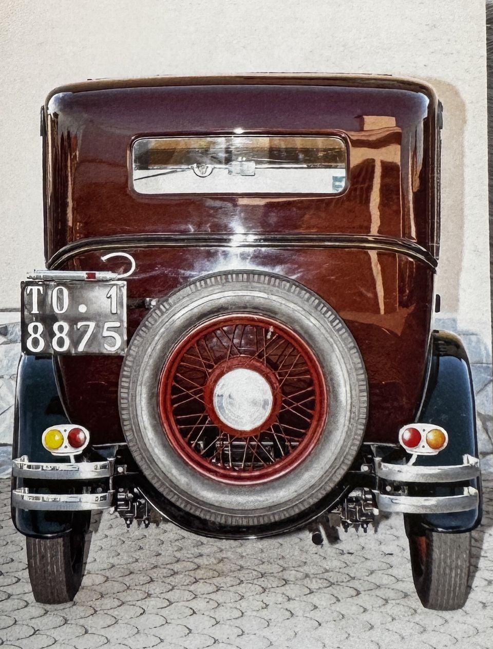 Fiat 514 berlina – das Heck mit Reserverad und originalem Kennzeichen