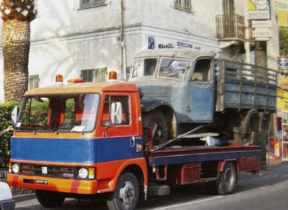 Fiat 621 autocarro – l'arrivée à l'atelier, sur la dépanneuse