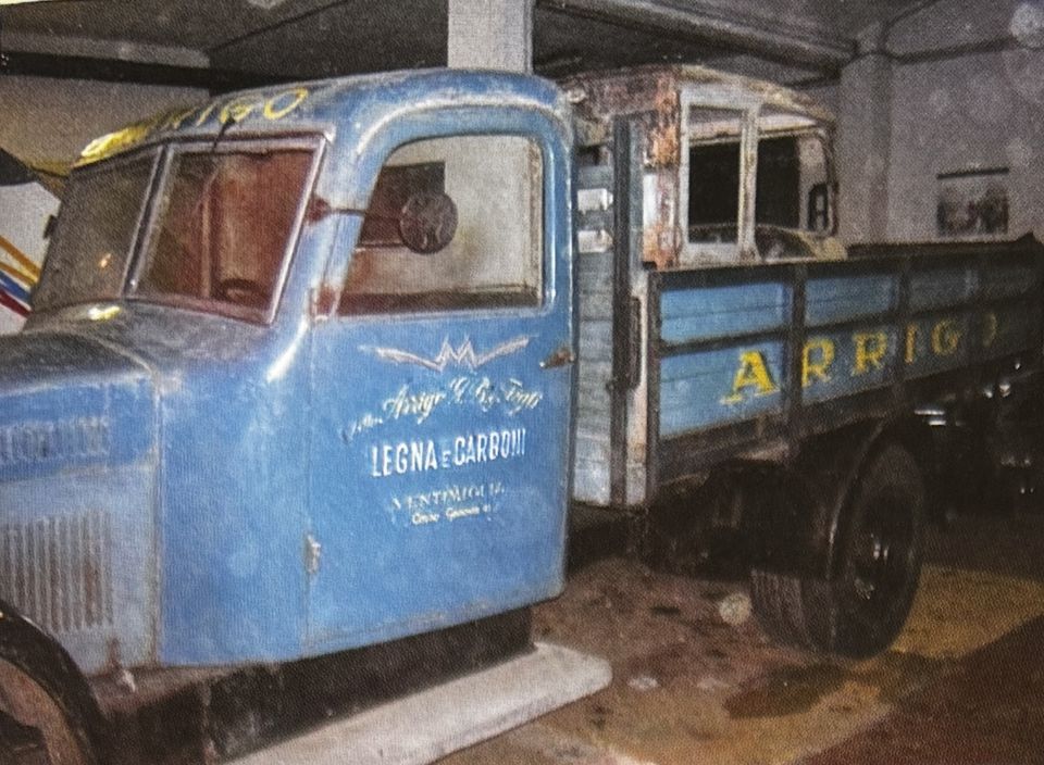 Fiat 621 autocarro – cabine et plateau avec les inscriptions retrouvées