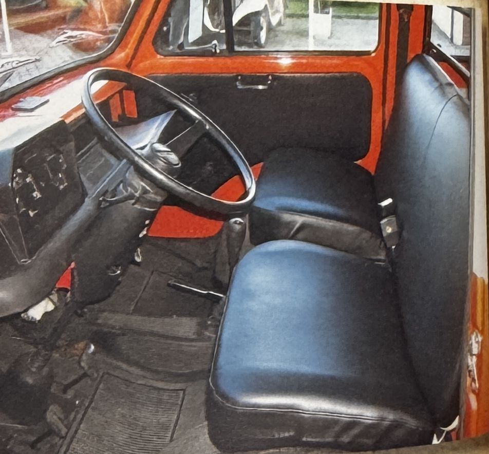 Fiat 900 E – der Fahrerplatz mit den neuen Sitzen