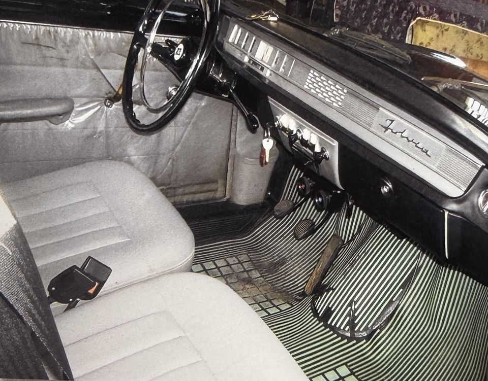 Lancia Fulvia berlina – il posto guida con il cruscotto Fulvia