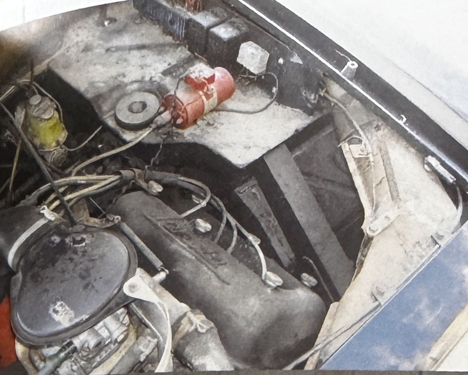 Lancia Fulvia berlina – il vano motore prima dei lavori