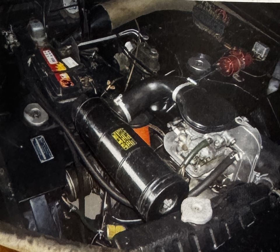 Lancia Fulvia berlina – il vano motore in ordine, a lavoro finito