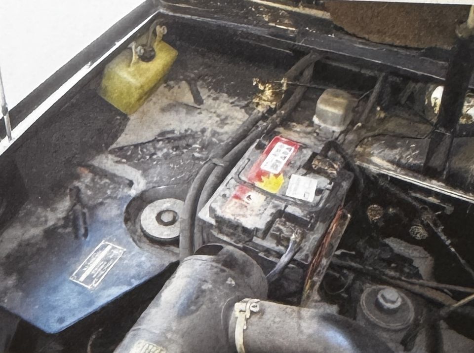 Lancia Fulvia berlina – il vano motore vuoto