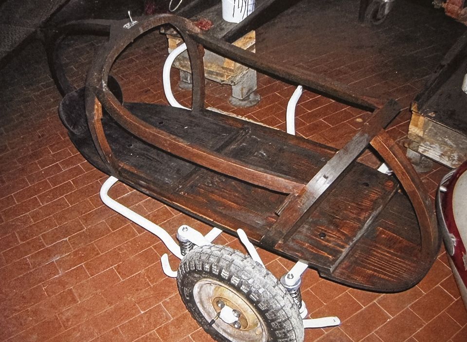 Vespa con sidecar – die Holzspanten und der Boden